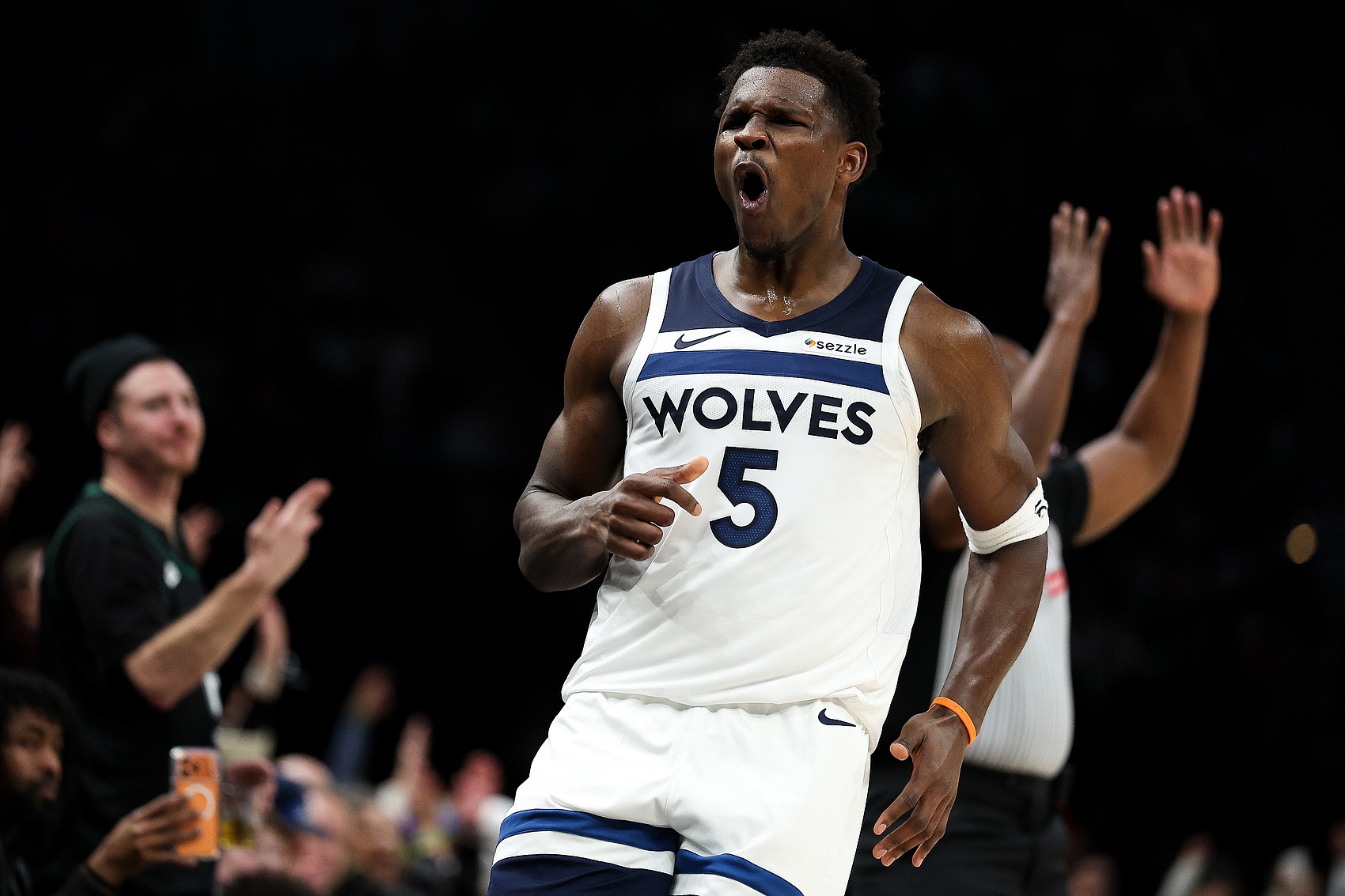 爱游戏官网-阿里纳斯：华子配得上更多MVP讨论 他攻防出色&amp;进步体现在战绩上