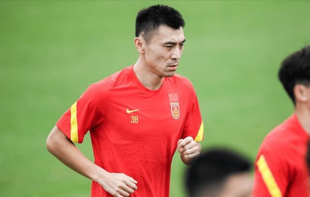 郑铮:踢什么位置服从教练安排 全力保留出线悬念