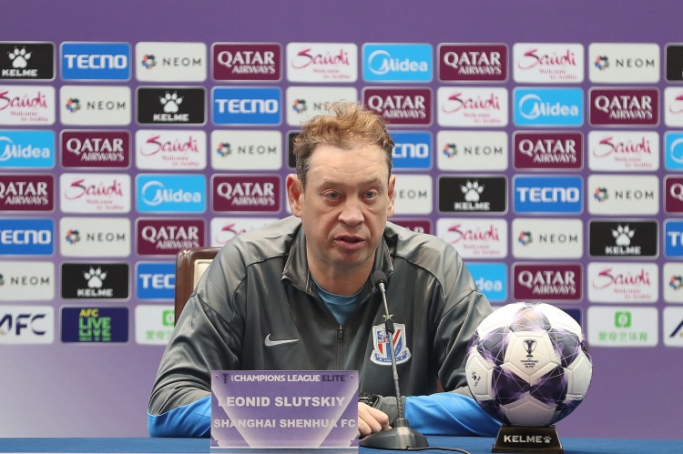 东体谈申花热身9-2泰山:斯卢茨基使用442阵型,攻击线集体开和