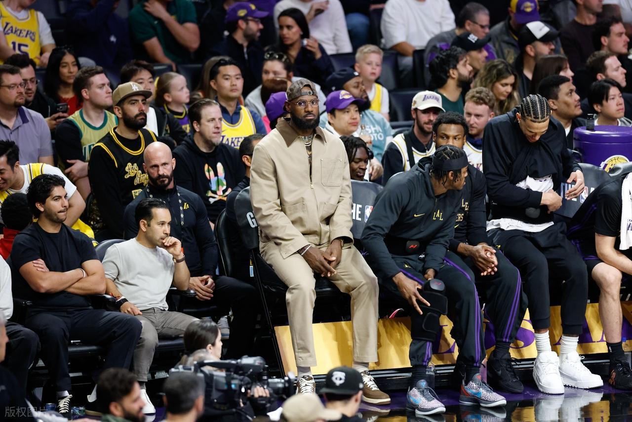 爱游戏体育-10负1胜!拿5260万顶薪,却打成球队累赘,你该重回骑士联手哈登